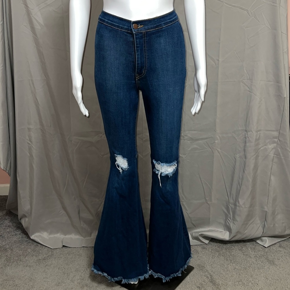Fashion Nova Flare Leg Ripped Jeans - 0/23